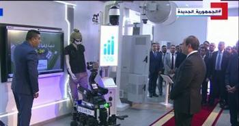 الرئيس السيسي يتفقد مركز التحكم المركزي للشبكة الوطنية للطوارئ بالمقطم