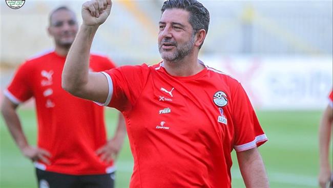 فيتوريا يستدعي 8 محترفين لمعسكر منتخب مصر استعدادًا لمواجهة بلجيكا 