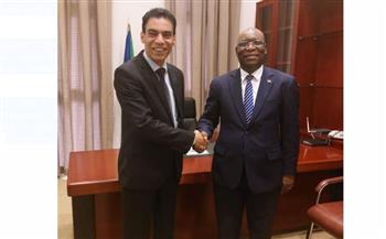   السفير المصرى في مالابو يناقش استعدادات COP27 مع وزير خارجية غينيا الاستوائية