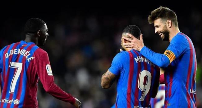 روما يكرر محاولاته لضم نجم برشلونة