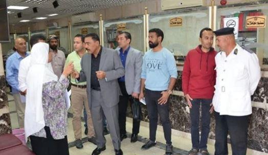 محافظ مطروح يستمع ميدانيا لمشاكل المواطنين