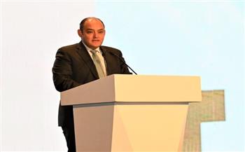   أحمد سمير: جارى الانتهاء من استراتيجية شاملة لتنمية وتطوير الصناعة المصرية
