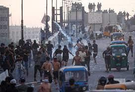   العراق: ﻿"عناصر ضالة" اندست وسط المتظاهرين واشتبكت مع الأمن