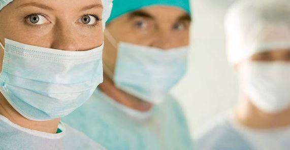 دراسة يابانية: تكشف سر عدم خضوع البعض لجراحة إذا كان الطبيب امرأة!