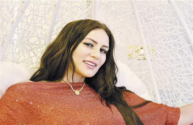 بالصور.. إيمي سلطان تحيى أول حفل رقص شرقي في الجامعة الأمريكية