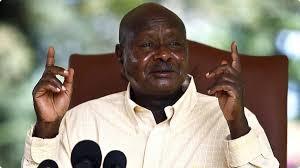 بسبب تغريدة .. الرئيس الأوغندى يقيل نجله من قيادة قوات المشاة 