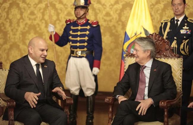 سفير مصر يقدم أوراق اعتماده إلى رئيس الإكوادور