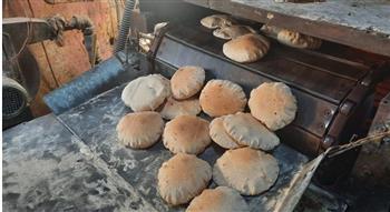   ضبط المسؤل عن مخبز لتصرفه في ٩٠ شيكارة دقيق مدعم بالإسماعيلية