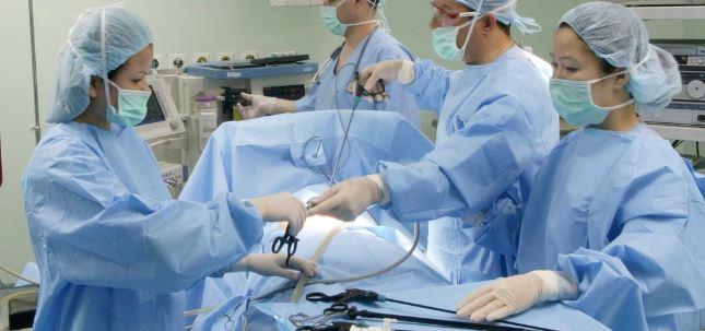 دراسة يابانية تكشف سر عدم خضوع البعض لجراحة إذا كان الطبيب امرأة!