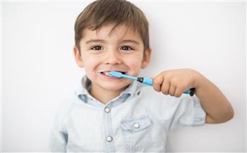 ٥ نصائح لتحفيز الأبناء على العناية بأسنانهم