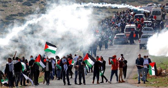 مواجهات بين الفلسطينيين والاحتلال في مناطق مختلفة بالخليل