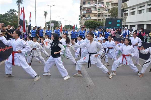 محافظ القليوبية يطلق إشارة بدء المهرجان الرياضي للمشي احتفالا بذكرى انتصارات أكتوبر