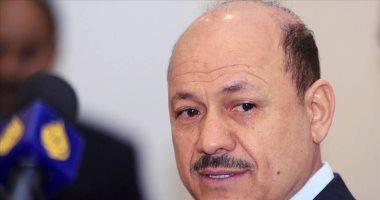 رئيس القيادة اليمني يتلقى دعوة من الرئيس الجزائري لحضور القمة العربية