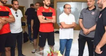   وفد من نادي الترجي التونسي يزور أحمد هشام لاعب فريق يد الأهلي للاطمئنان عليه