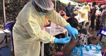   الولايات المتحدة تجري فحصًا وتحويلاً طبيًا لجميع المسافرين من أوغندا بسبب المخاوف من إيبولا