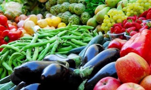 انخفاض بأسعار الخضار والفاكهة اليوم الجمعة.. فيديو
