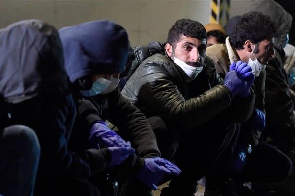 التشيك تعتقل 17 مهاجرا على الحدود مع سلوفاكيا خلال يوم
