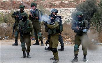   الاحتلال يعتدي على الفلسطينيين العالقين شمال شرق القدس