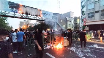  مقتل إثنان من الأمن الإيراني إثر الاحتجاجات المستمرة في البلاد 