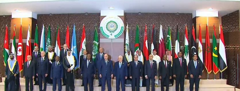 الرئيس السيسى يصل مقر انعقاد القمة العربية بالجزائر