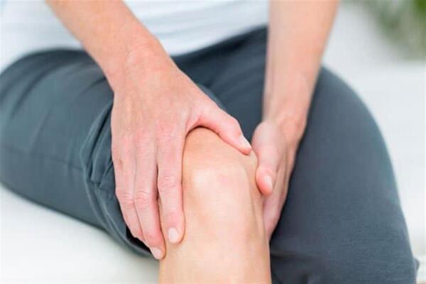 خطوة بخطوة.. علاج خشونة الركبة نهائيا
