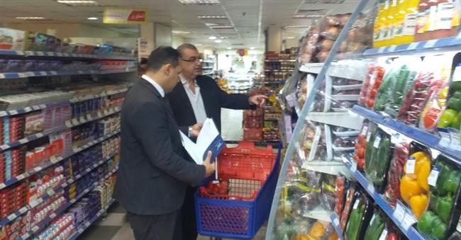  الإسكندرية.. التفتيش على 210 منشأة تجارية خلال الحملات المكبرة لجهاز حماية المستهلك 