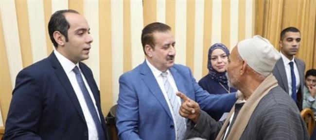 محافظ المنوفية يلتقي 50 حالة مستحقة من الأسر الأولى بالرعاية