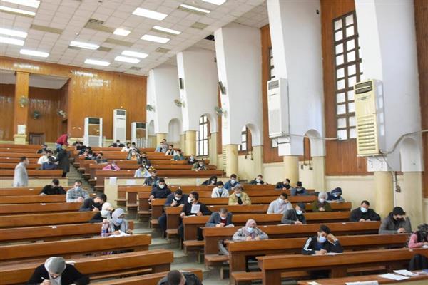 3 محاذير داخل اللجان.. امتحانات الميدترم تدق أبواب الجامعات