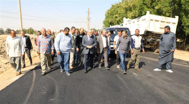 محافظ المنيا يتفقد أعمال إنشاء كورنيش سمالوط الجديد 