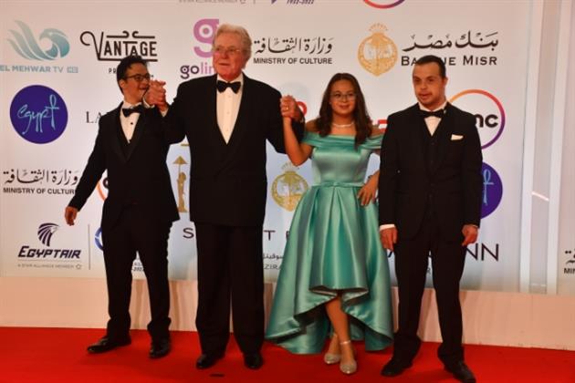 حسين فهمي: واجهنا تحديات كثيرة لتنظيم المهرجان 