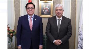   وزير التعليم العالي يبحث مع سفير كازاخستان بالقاهرة آليات التعاون