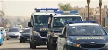ضبط أكثر من 17 ألف زجاجة عطور مجهولة المصدر قبل ترويجها بالقاهرة