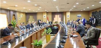  وزير التعليم العالي يعقد اجتماعا مع مجلس جامعة المنصورة 