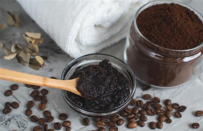 أبرز طرق سكراب القهوة لتفتيح الجسم.. تعرفى عليها 