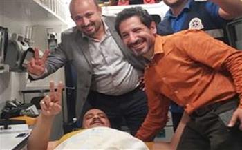   بتوجيهات الرئيس.. نقل العامل المصاب محمد جابر إلى مستشفى الهلال لعلاجه 