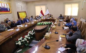 نائب محافظ الوادي الجديد تعقد إجتماعًا لإطلاق مبادرة "الحد من استخدام الأكياس البلاستيكية"