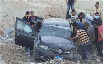   ننشر أسماء المصابين في حادث انقلاب سيارة ملاكي على الطريق الصحراوي الغربي بقنا 