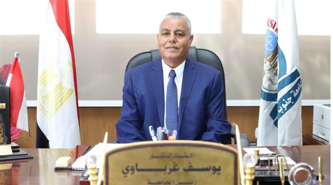 «جنوب الوادي» تطلق الدورة التثقيفية الثالثة لتنمية الوعى القومي لشباب جامعات الصعيد