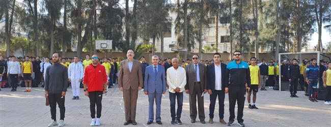 رئيس جامعة الزقازيق يتفقد كلية التربية الرياضية بنين ويجرى حوارا مع الطلاب