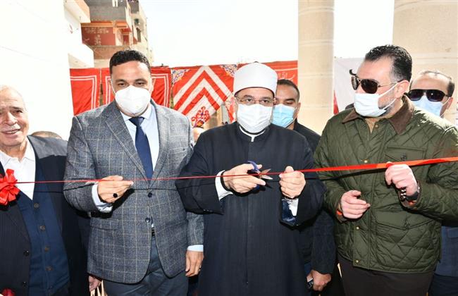 وزير الأوقاف ومحافظ الدقهلية يتفقدان توزيع 2 طن من لحوم صكوك الأوقاف