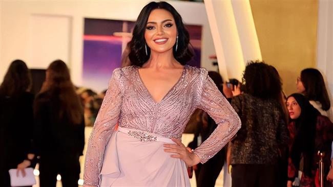 هبة عبد الغني بإطلالة جذابة بفعاليات مهرجان القاهرة السينمائي