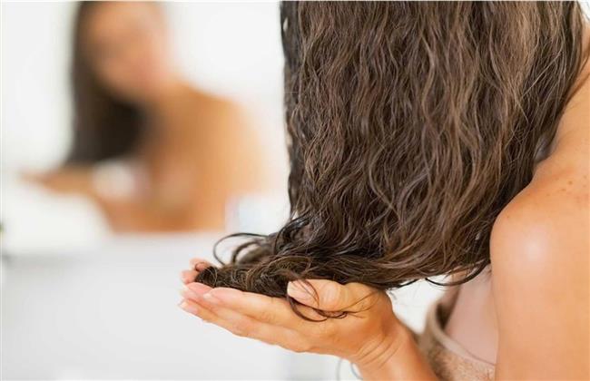 نصائح  للعنايه بشعرك المجعّد عبر تطبيق ماسكات شعر