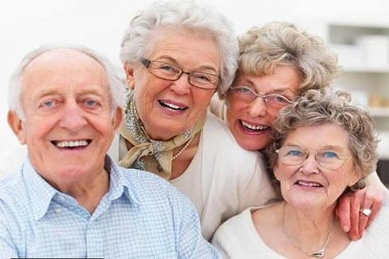 5 نصائح لتقوية مناعة كبار السن