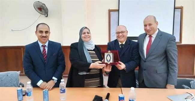 ندوة حول التغيرات المناخية وآثارها البيئية على العلاقات الدولية بجامعة بني سويف