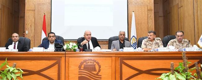  محافظ قنا يترأس الاجتماع الدورى لمتابعة مشروعات مبادرة حياة كريمة