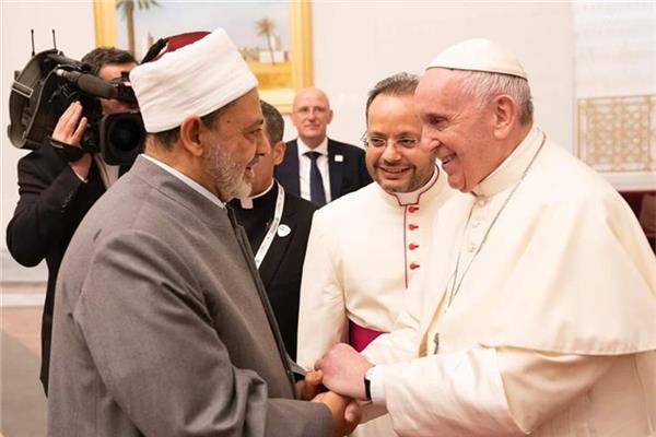 شيخ الأزهر وبابا الفاتيكان يصلان البحرين للمشاركة بملتقى الحوار.. غدا