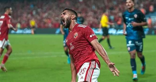 الأهلي يتقدم على الداخلية بهدفين لهدف في الشوط الأول