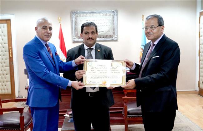  عبد العال  بفوز بجائزة  جميل عبد الرحمن 