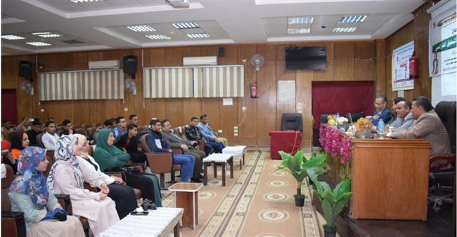 تربية سوهاج تنظم ندوة عن طرق الاستذكار الجيد لمدرسة الكوثر الثانوية 