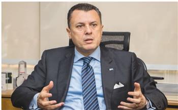   وزير السياحة والآثار يلتقي سفير كازاخستان بالقاهرة